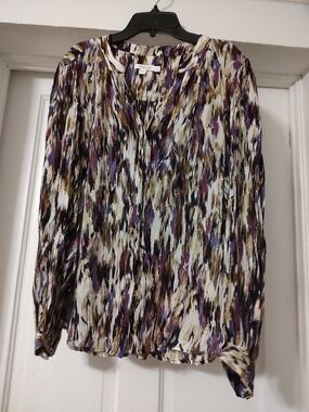 Chico's Painterly Print V-Neck Blouse in Cream, Brown & Purple